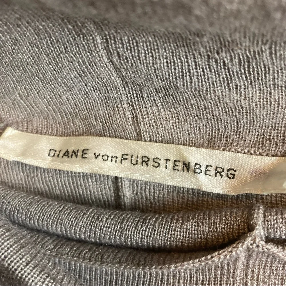 Diane Von Furstenberg long sleeve cropped boat neck taupe color top no size tag